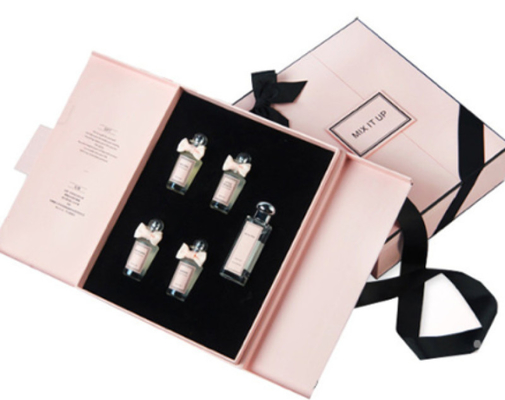 O empacotamento luxuoso do perfume de 300 CCNB encaixota o ponto completo UV