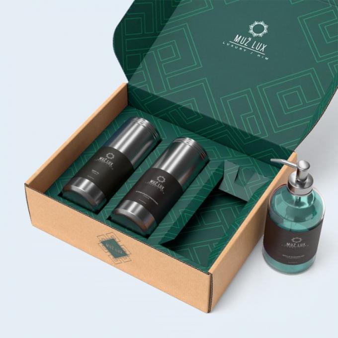 o perfume de papel de 2.5mm que empacota caixas de presente lisas com tampas molha o envernizamento 2
